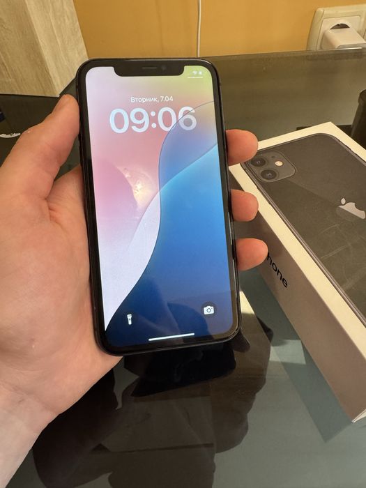 iPhone 11 Black/64gb/77%