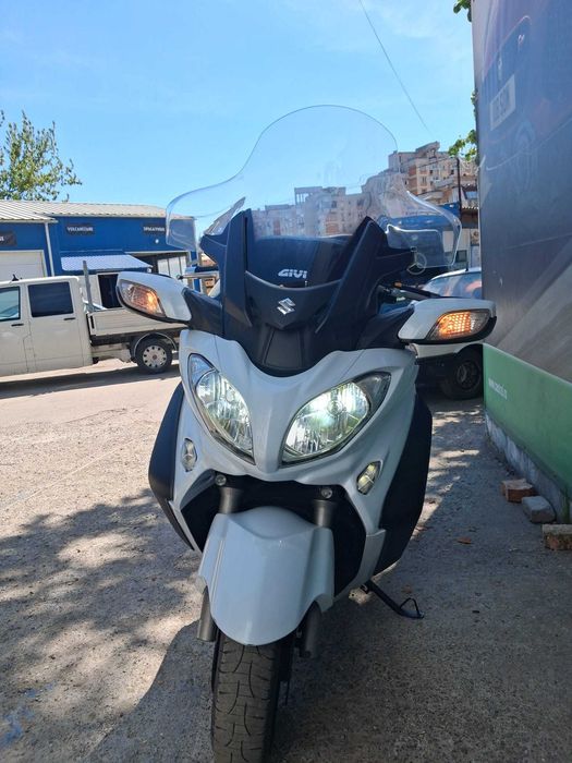 Suzuki Burgman 650 Executive 2015 si SCUTER ELECTRIC