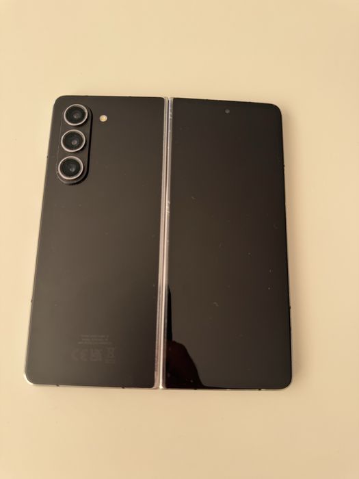 За части - Samsung Galaxy Z Fold 5