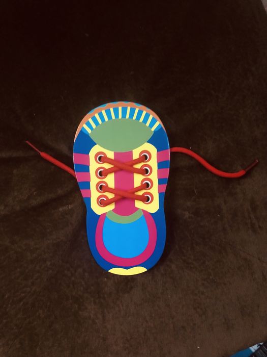 Образователна обувка