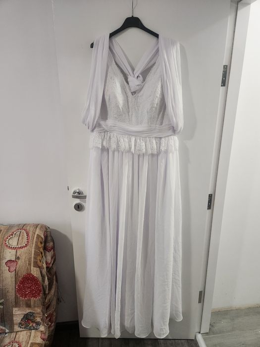 Чисто нови булчински рокли