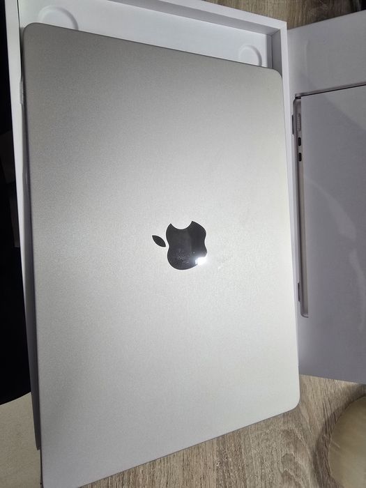 Продам MacBook air