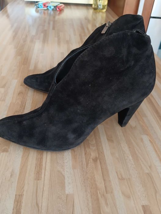 Боти естествен велур