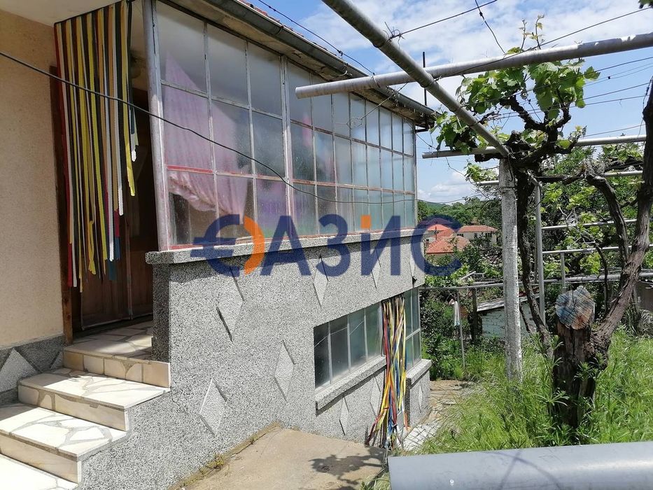 2-етажна къща 235 кв.м. + двор 1529 кв. м.+нива 2013 кв. м,с.