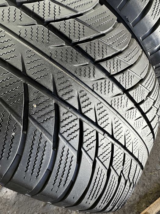SET 2 Anvelope Iarna 245/50 R19 BRIDGESTONE Blizzak LM 001 - runflat