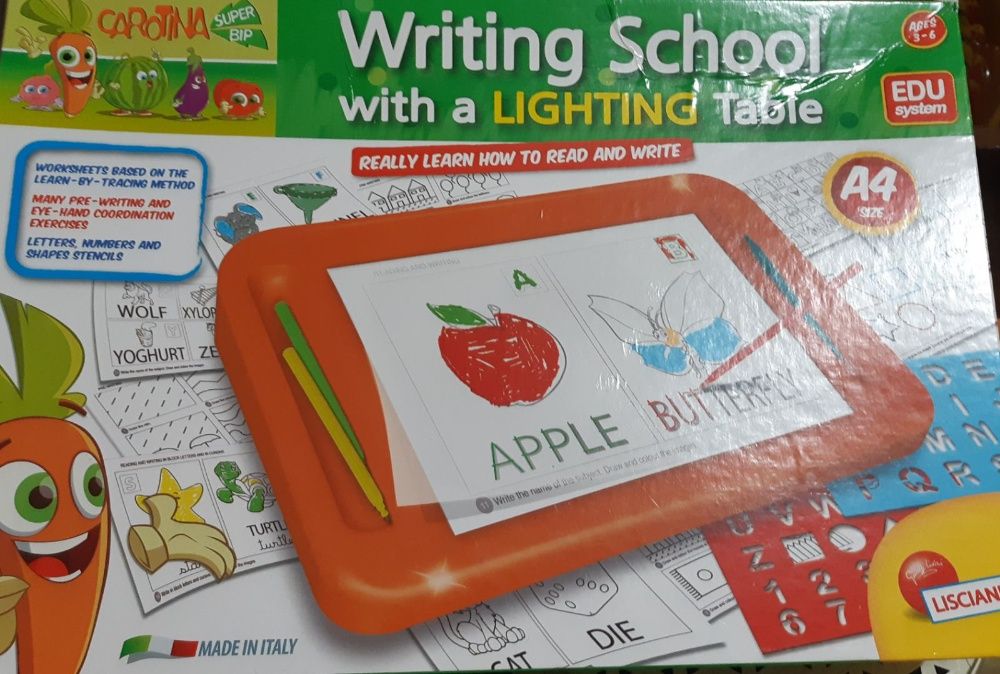 Флуоресцентна дъска за рисуване