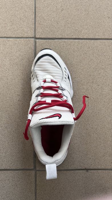 Дамски маратонки Nike Air Heights (Размер 39)