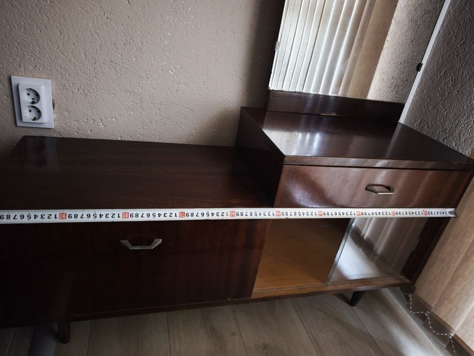 Винтидж тоалетка в ретро стил