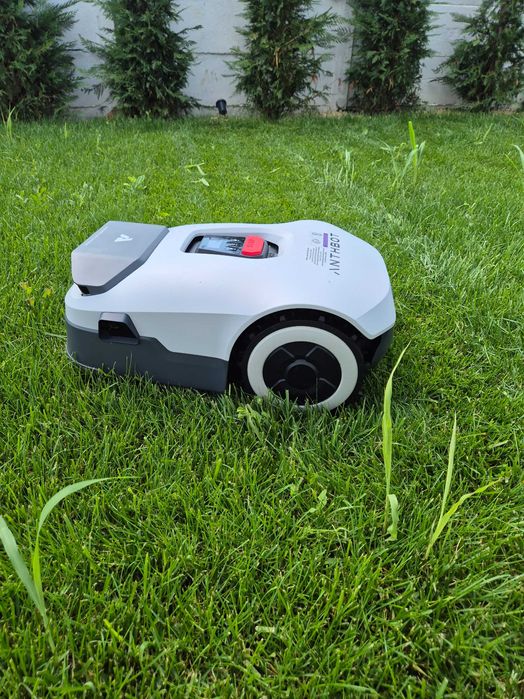 Robot de tuns gazonul ANTHBOT Genie, fără fir perimetral Genie 600 | 900m²