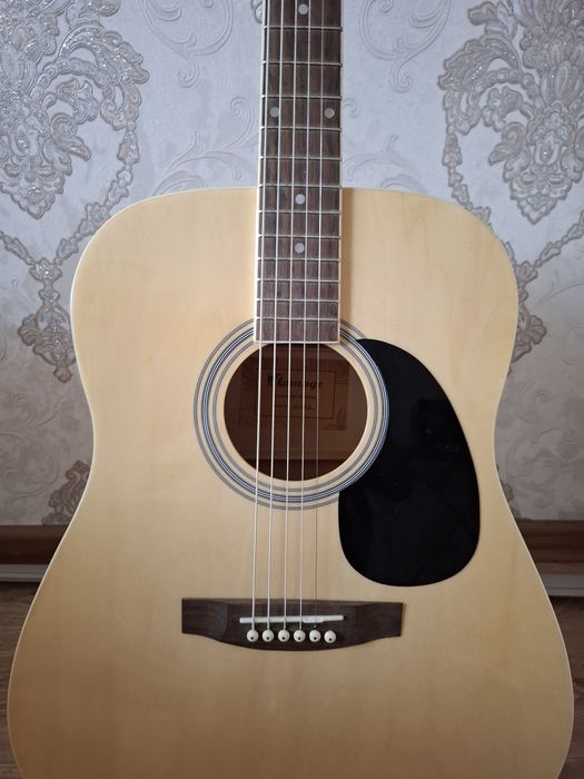 Акустическая гитара