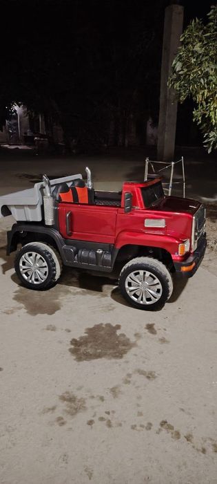 Аккумуляторли янги детский машина сотилади срочно