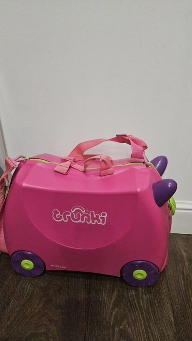Продам детский чемодан - каталку Trunki для девочки