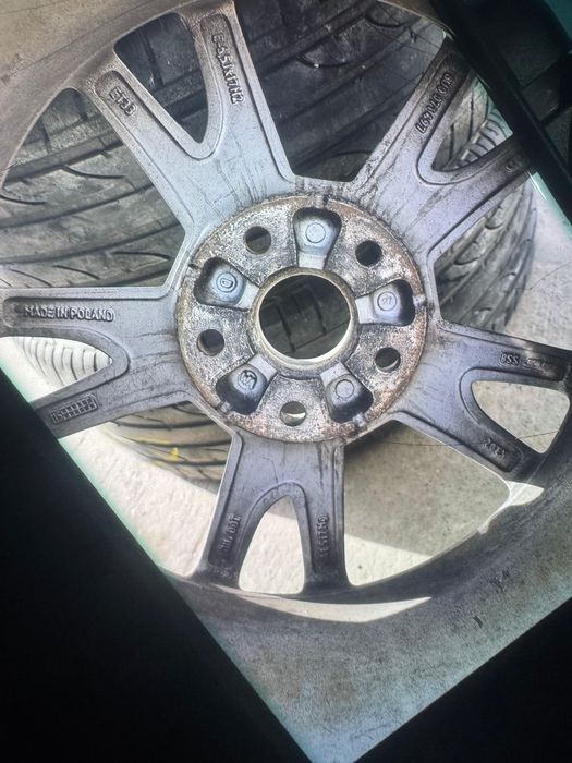 Vand 4 roti aluminiu 215/60/R17 iarna M+S 97H PIRELLI in stare buna.