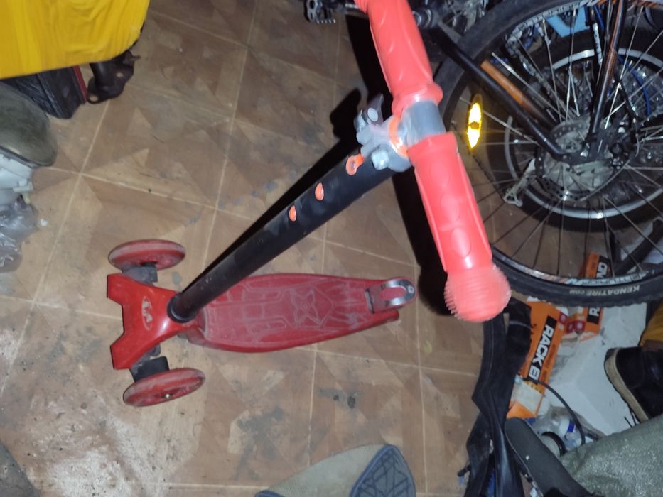 Продам детский самокат 1 тыс тенге