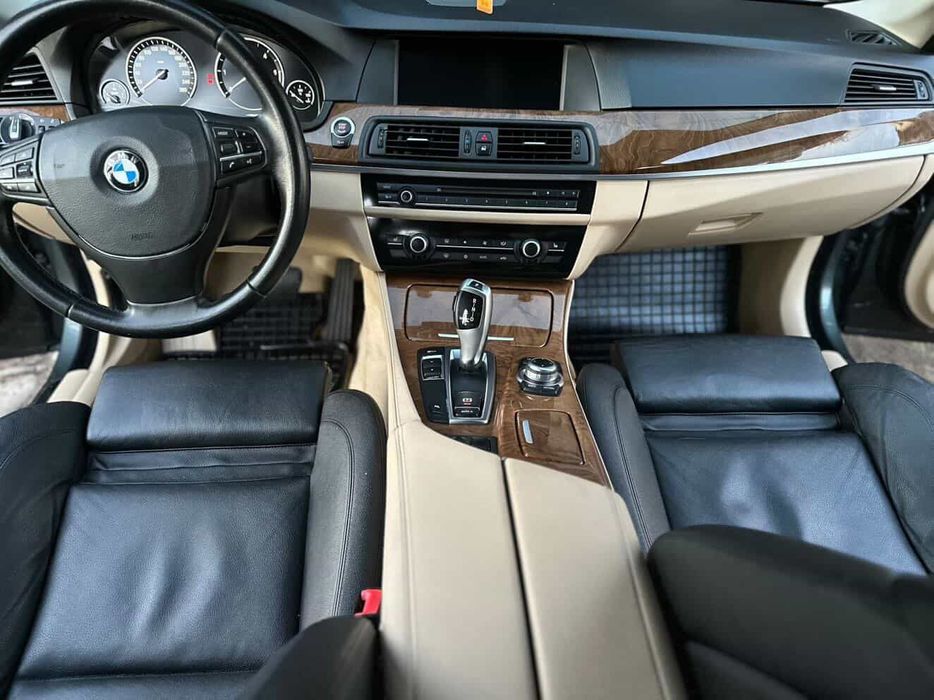 BMW Seria 5 F10 520d Carplay 3 butoane