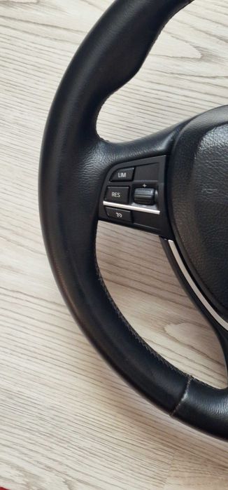 Volan bmw f10 in stare foarte bună