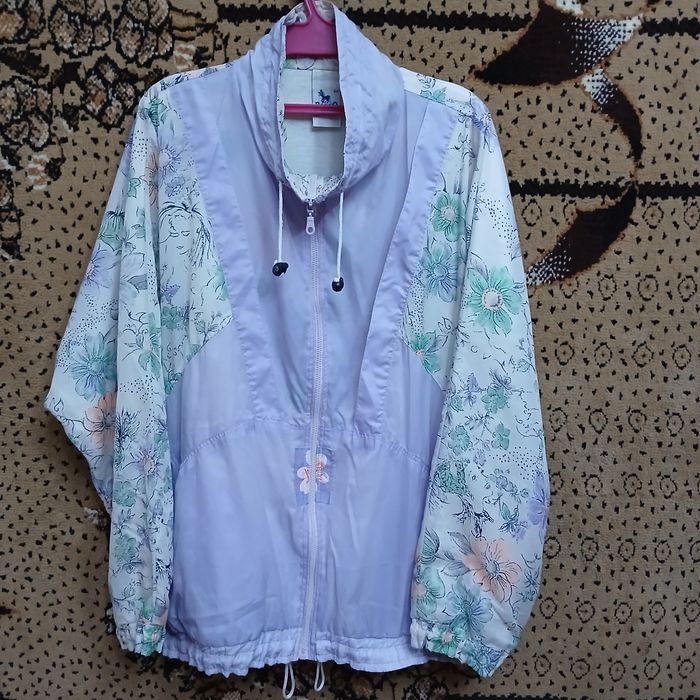 Ветровка        .