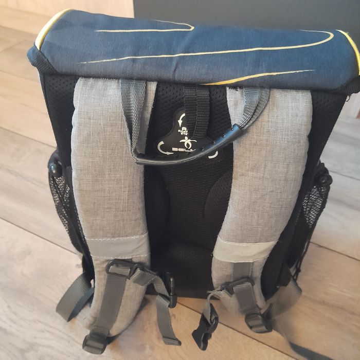 Ученическа раница с капак Belmil