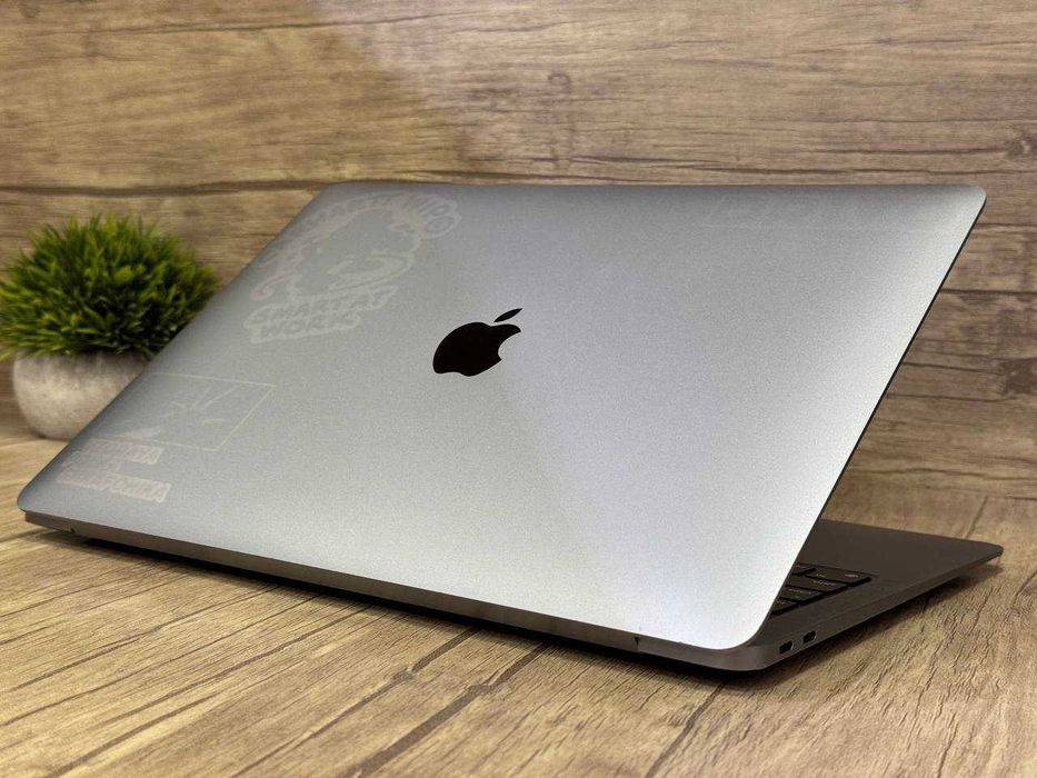 б/у MacBook Air 13” M1 / 8Gb / 256 Gb Grey