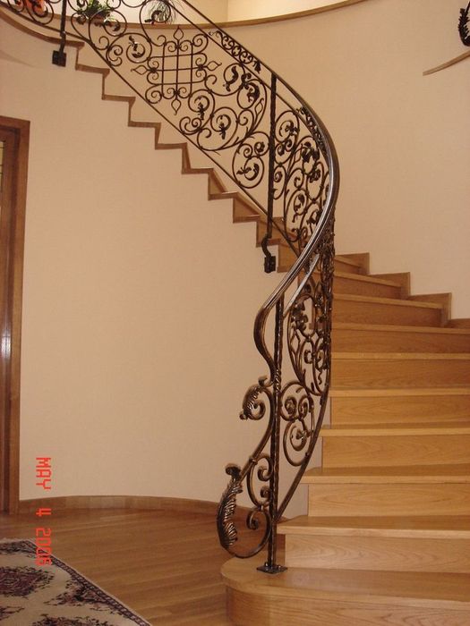 Balustrade fier forjat,riflaje metalice rezistente,riflaje pana in tavan. Detalii la telefon