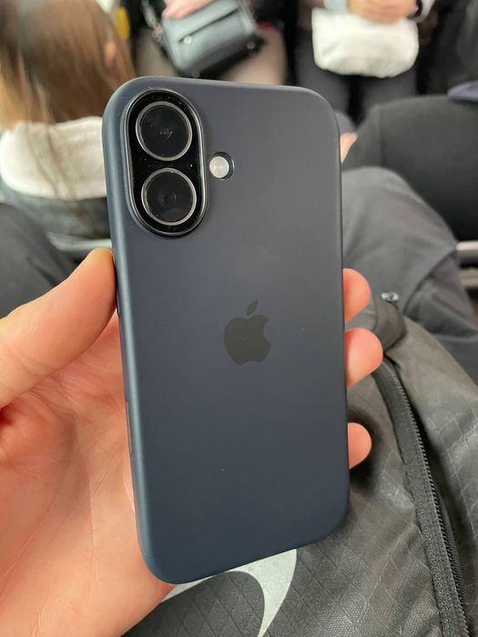 iPhone 17 с гарантией