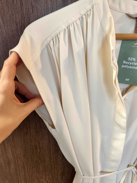 H&M нова с етикет лятна рокля-риза в цвят крем
