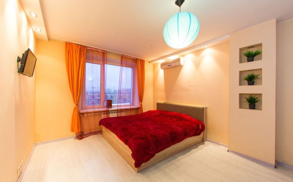 Снять квартиру в москве посуточно около метро. Большая спасская 6/1. Комната на сутки. Снять квартиру в москве посуточно около метро. Суточный квартира на тёплый стане.