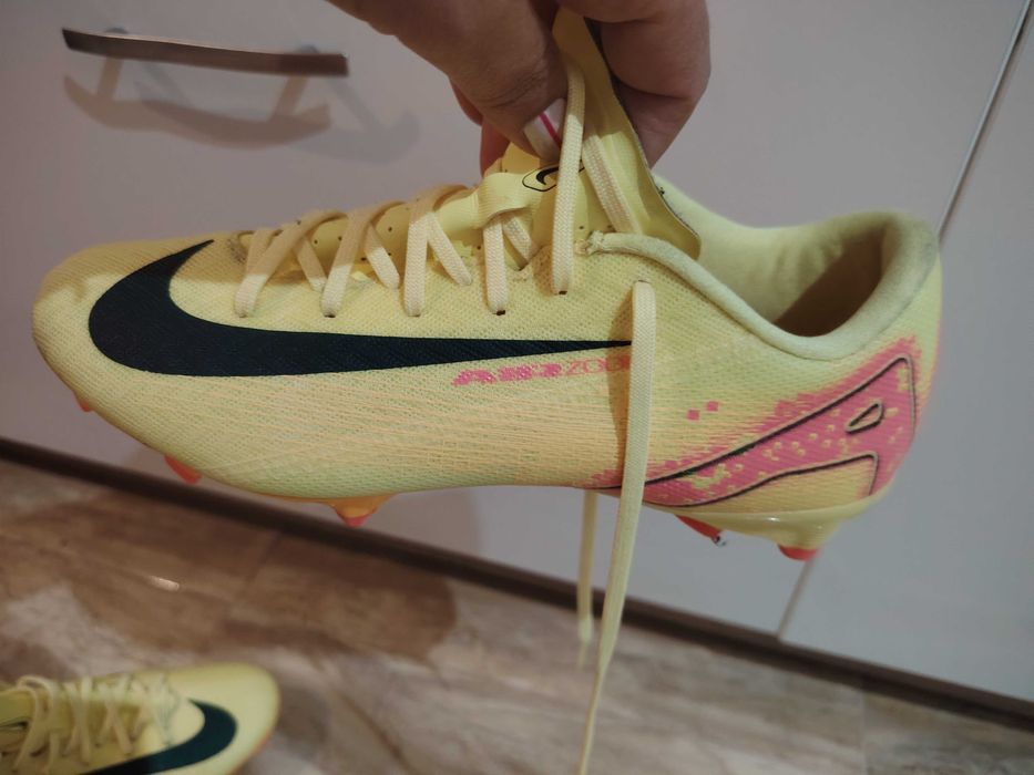 Бутони Nike номер 37, 5