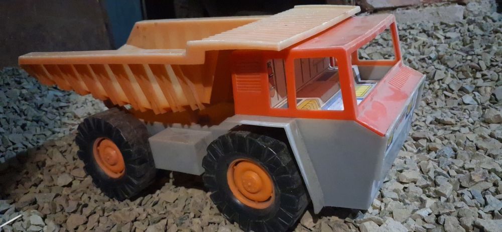 Игрушка ссср Грузовик самосвал