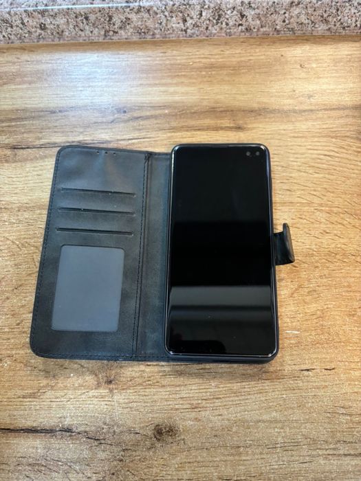 Продам Samsung S10+