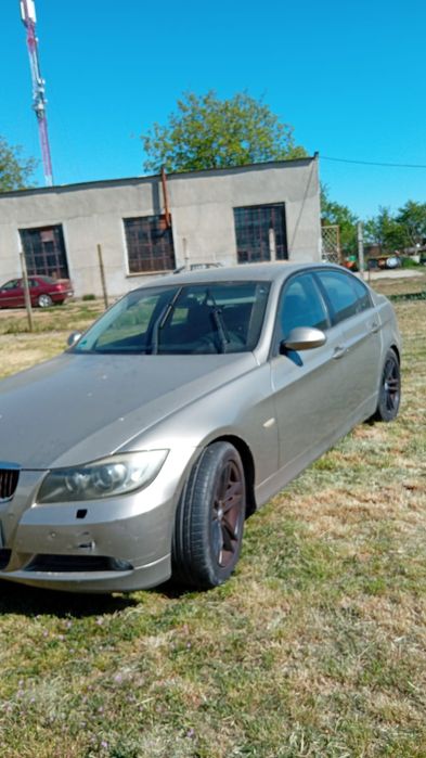 Vand Bmw seria 3 cu motorul defect