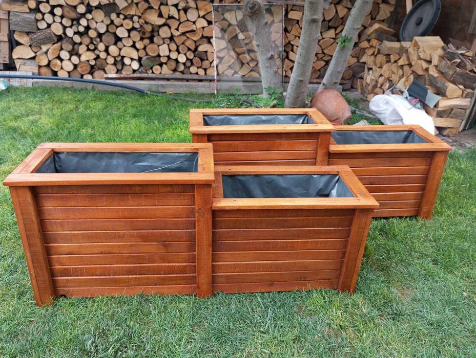 Дървени / саксии / кашпи