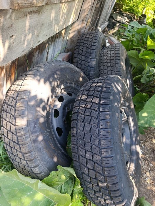 Продам резину 225/75/R16