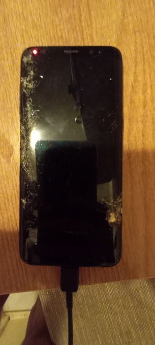 Samsung S8 64 GB , pentru piese sau reparat, pornește