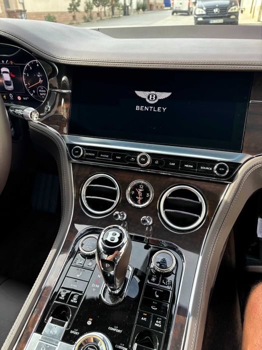 Bentley Активиране Full Screen CarPlay Android Auto Разпъване Цял Екра