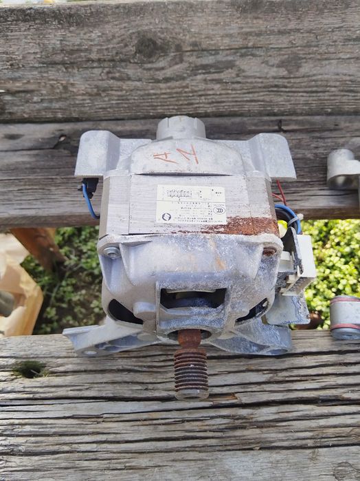 Моторы от стиральных машин продаю