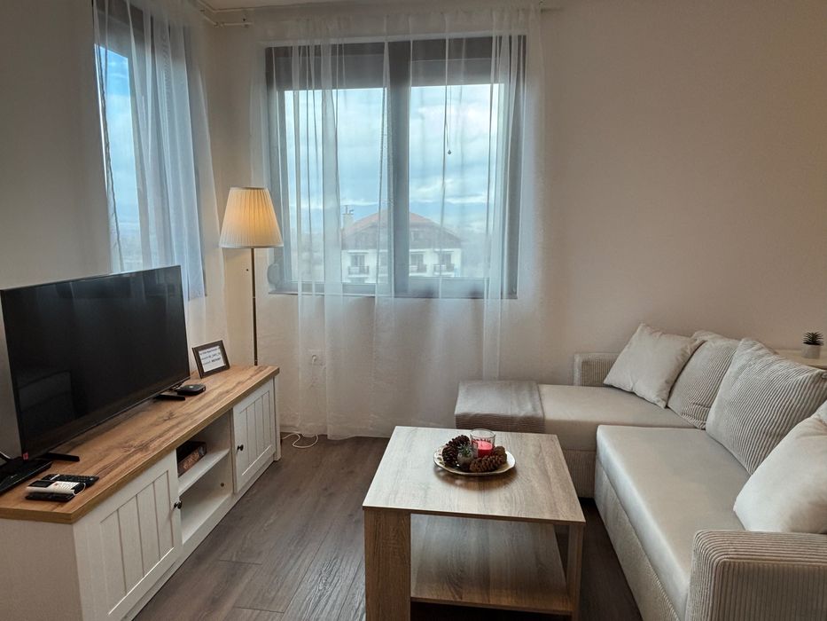 Дава се под наем Двустаен апартамент в Банско - 52 кв.м за 428.91 € - Снимка #1