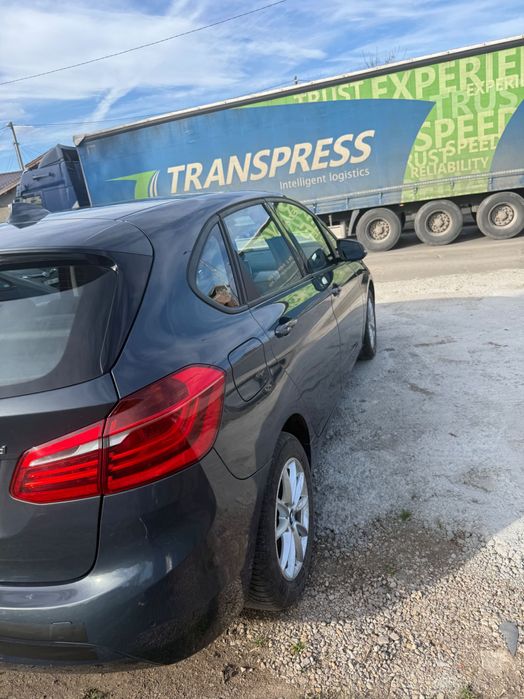 Продавам ВMW 2 Series 218 8 много добро техническko u Визуално състояние.