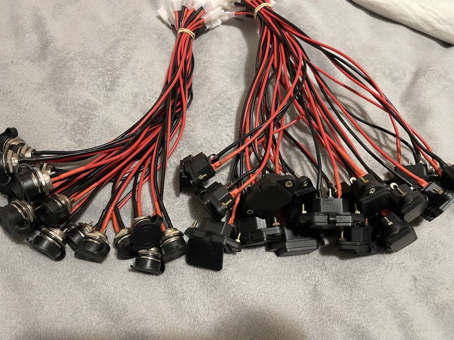 Конектори букси за триколки и скутери