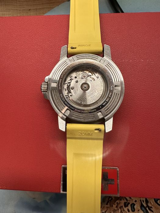 Продавам Tissot seastar 1000 powermatic 80 silicium