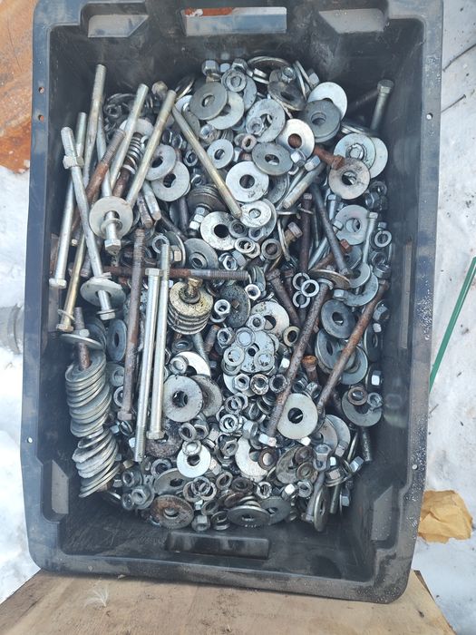 Болты гайки шайбы