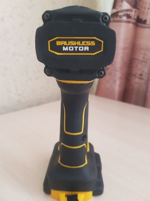 Винтоверт  Импакт Dewalt 850