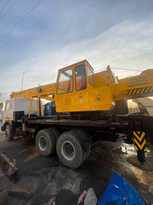 Avtokran sotuvda Srochna sotiladi!