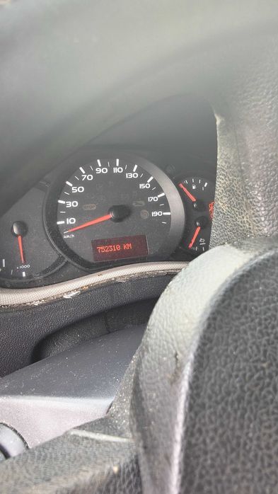 Renault Master 3.5T Prelată – Cabină dormit – Flotă proprie – Gata de muncă