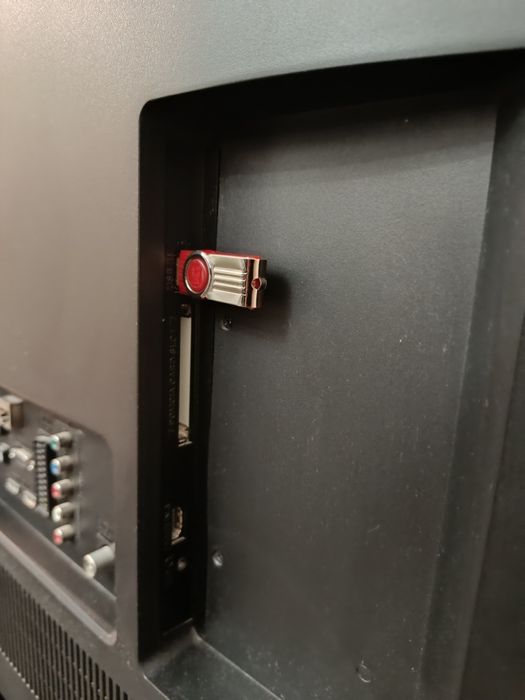 Телевизор LG 3D. В отличном состоянии.