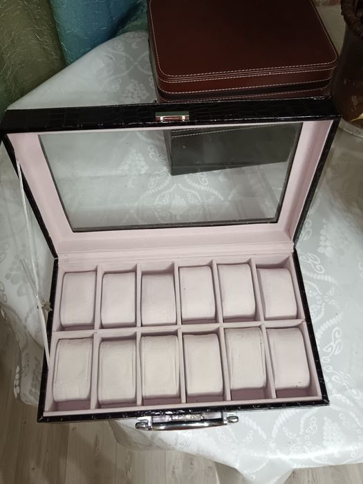 Футляр кейс шкатулка  для часов новый