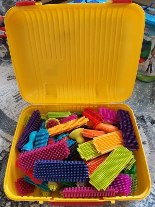 Piese educative  colorate