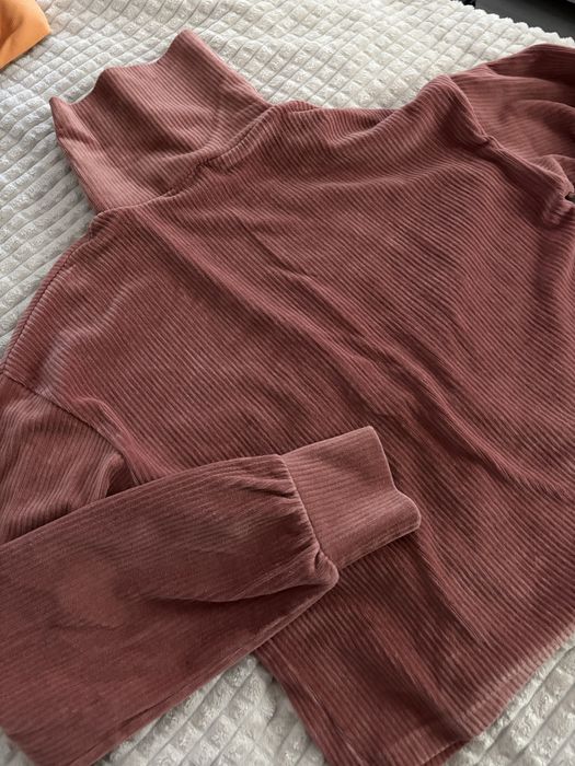 Дамски блузи и топове