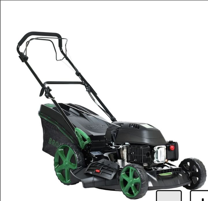 Masina tuns iarba Bronto , cu tractiune spate