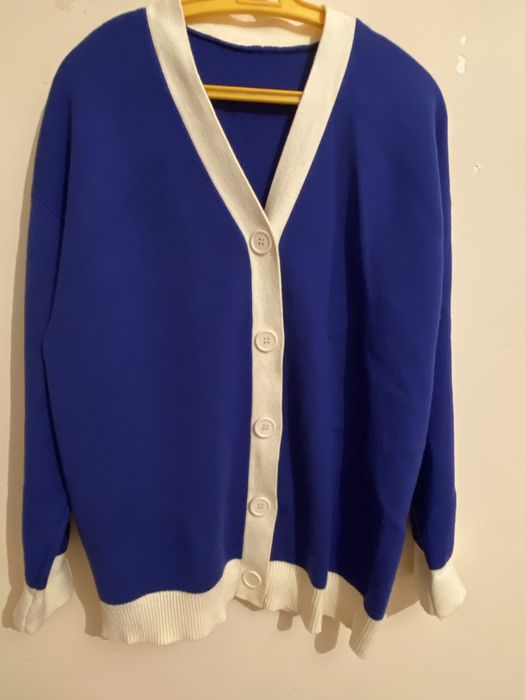 Безторг . Срочно  кофту  продам  новую .